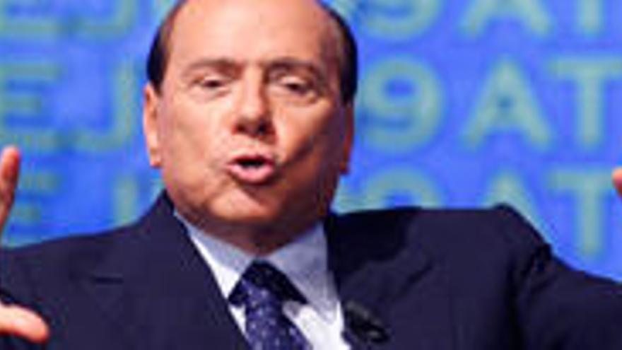 Berlusconi aboga por reformar la Justicia modificando la Constitución