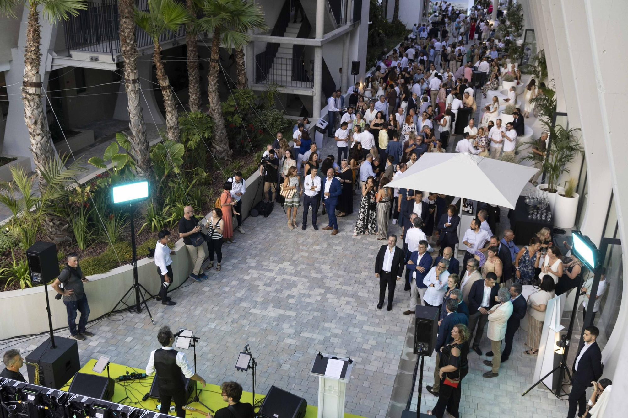 Espectacular inauguración de Delfin Natura en El Albir