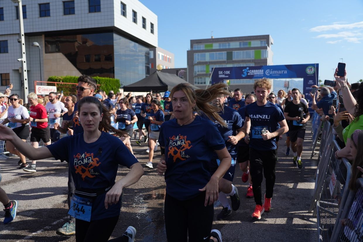 Búscate en las fotos de la Carrera de las Empresas en Castellón