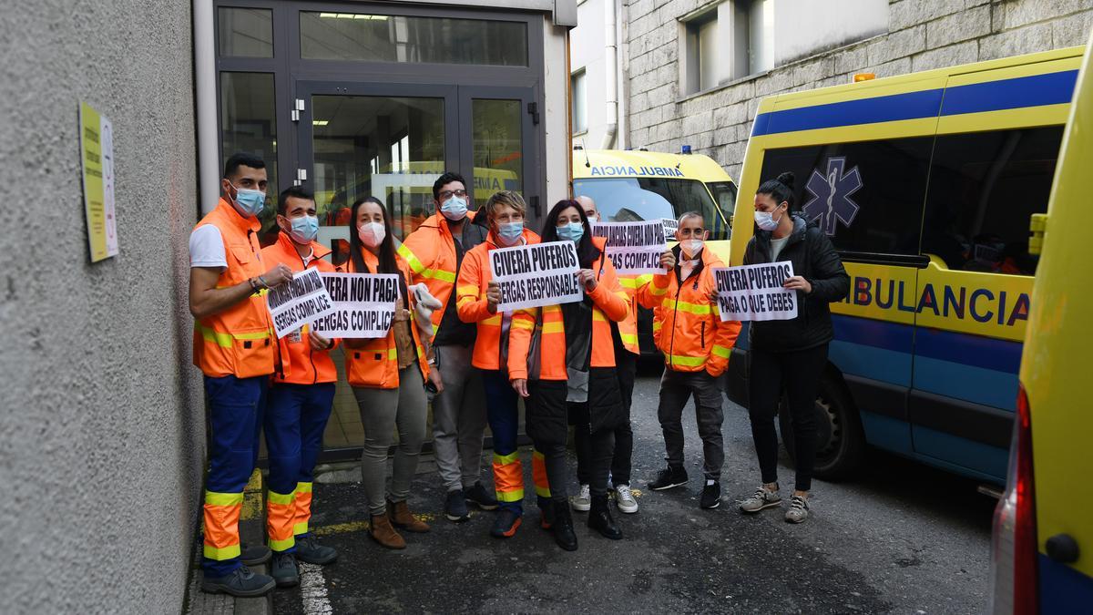 Trabajadores de ambulancias durante una protesta del pasado mes de enero.