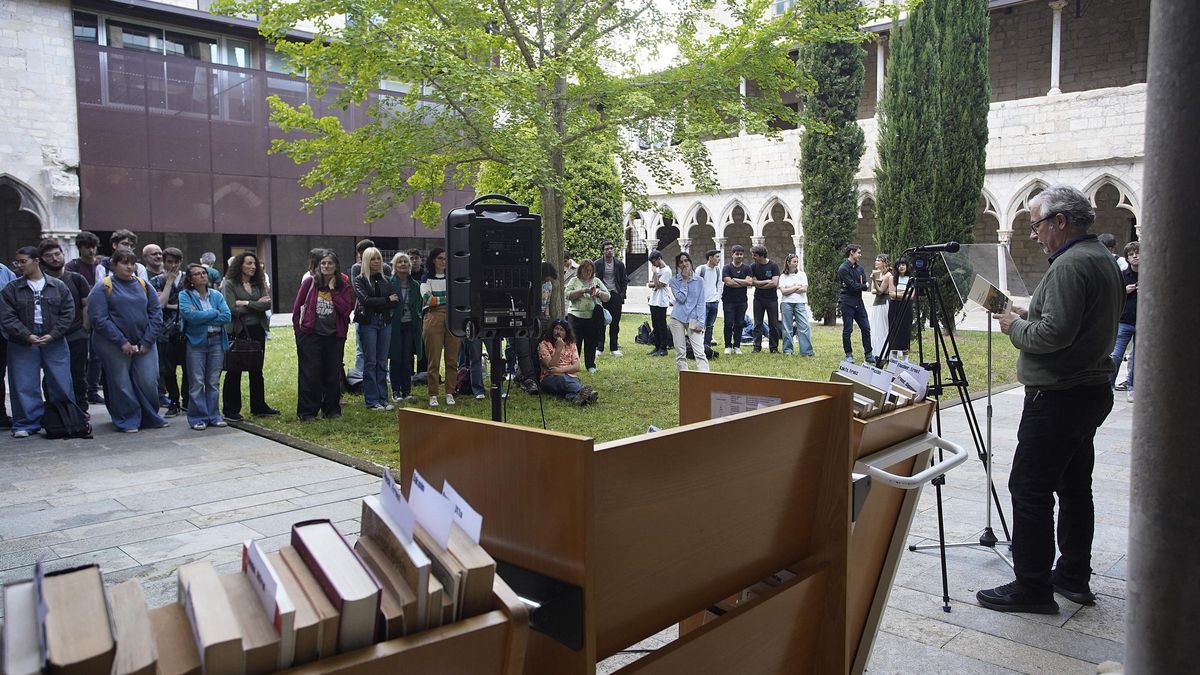 La lectura de llibres cremats pel nazisme a la Facultat de Lletres UdG.