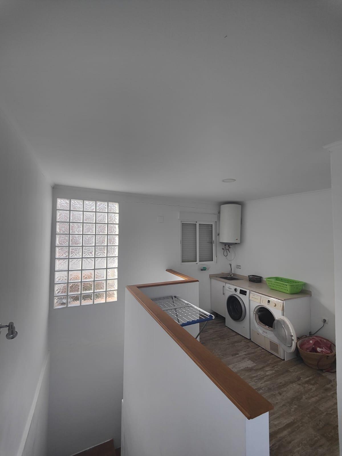 Galería de imágenes: Sale a la venta una casa independiente de tres plantas en Vila-real por 170.000 euros