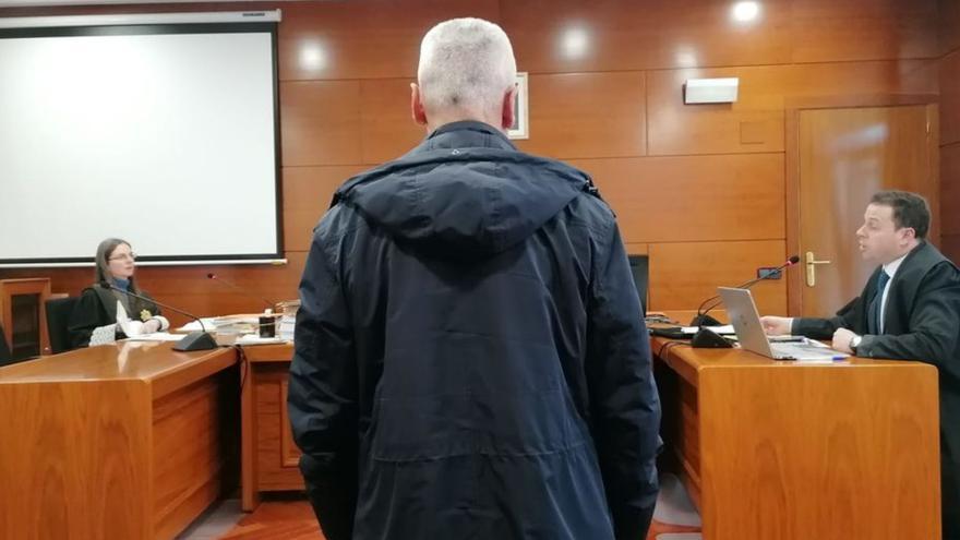 El industrial zamorano responde a su abogado en el juicio.