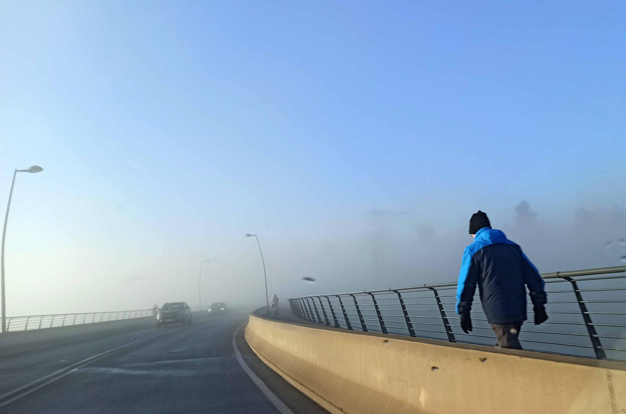 La niebla cubre algunas zonas de Alcoy y el Comtat