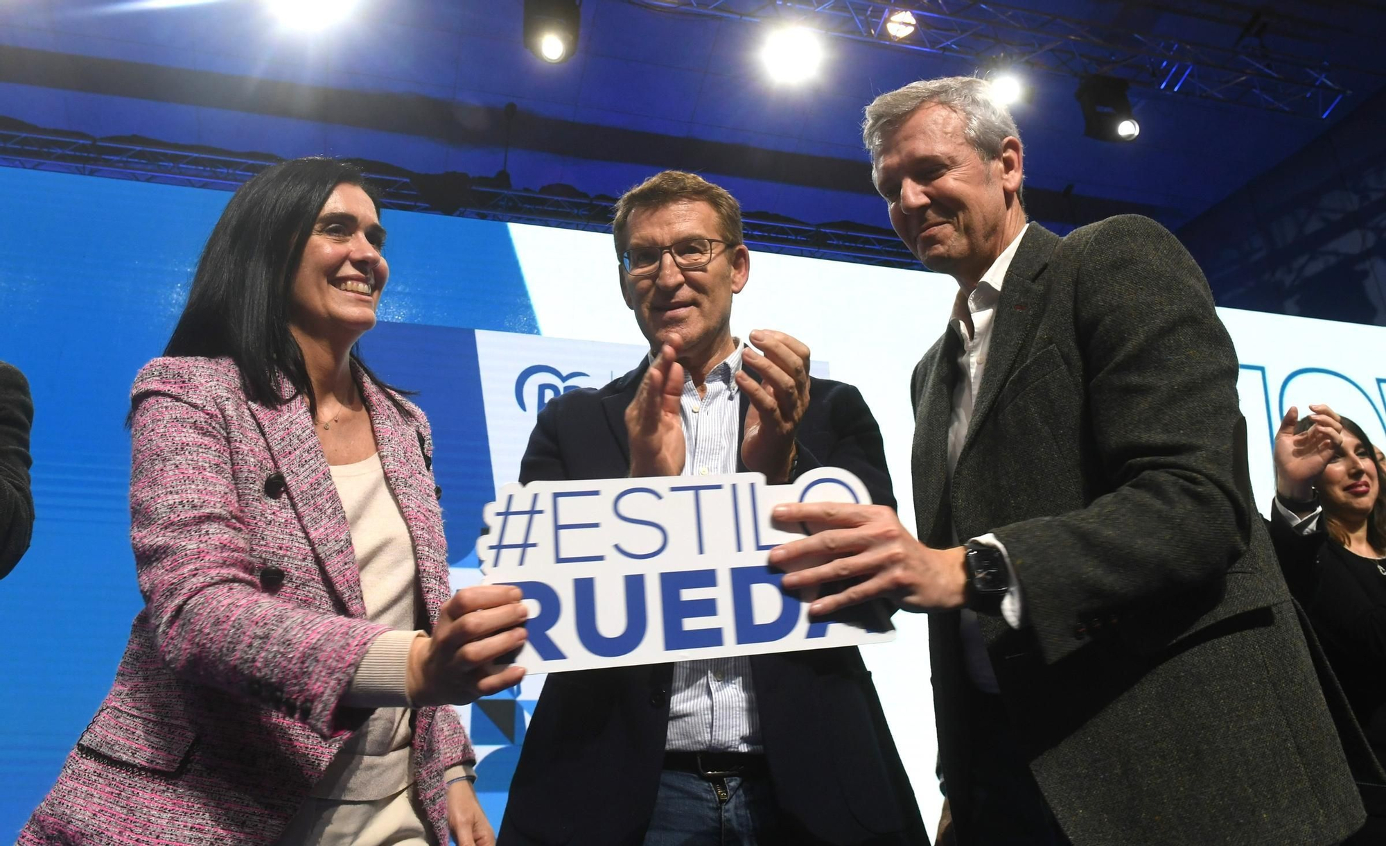 Feijóo se vuelca con Rueda en el cierre de campaña: "Le veo más presidente que nunca"