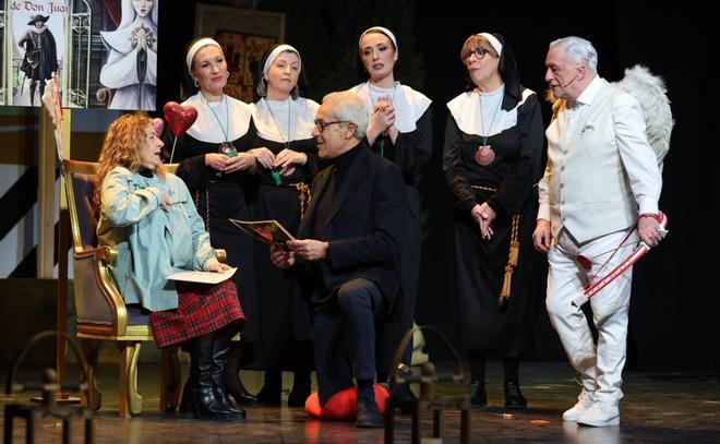 Santiago Ballester hace un cameo en la presentación de Na Jordana