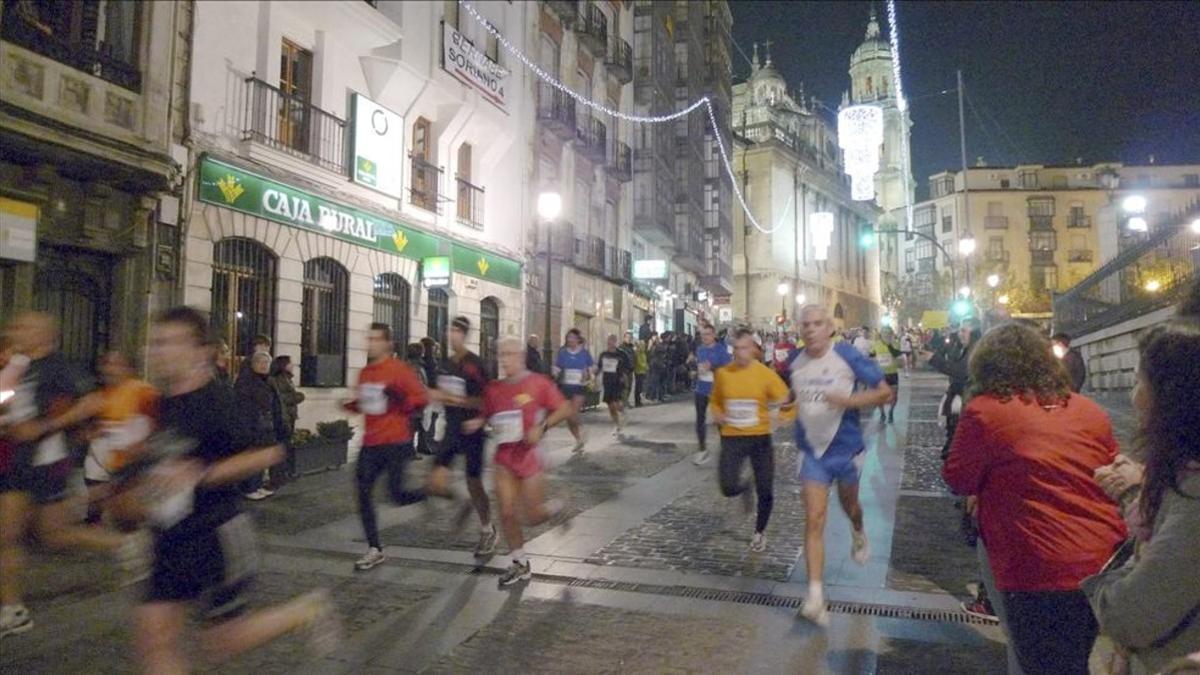 Más de 12.000 atletas han corrido la carrera Noche de San Antón