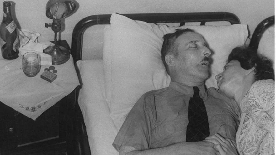 Stefan Zweig y su mujer se suicidaron ante el éxito del nazismo.