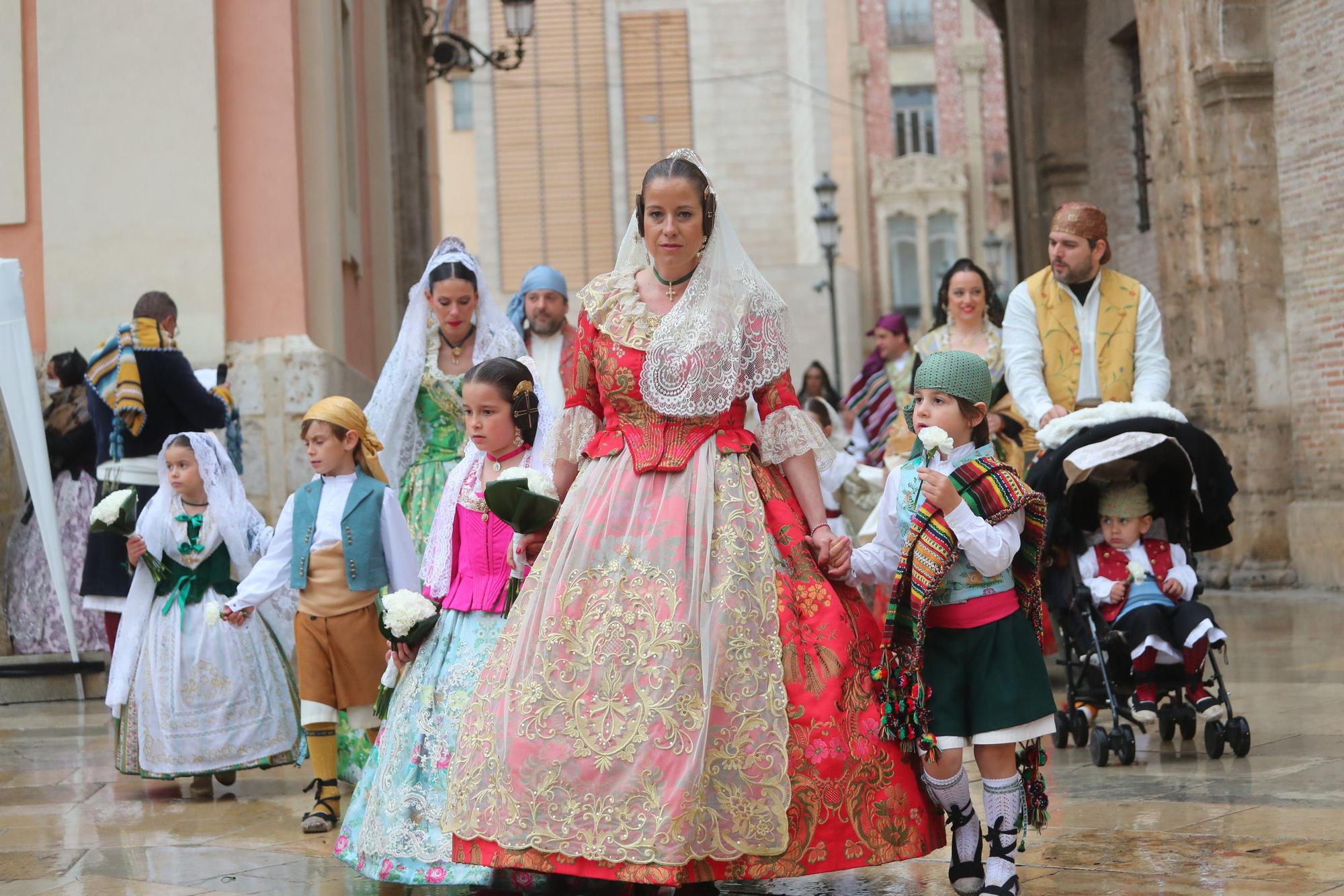 Búscate en el primer día de ofrenda por la calle de la Paz (entre las 17:00 a las 18:00 horas)