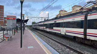 Una incidencia obliga a un tren Sevilla-Málaga a trasbordar pasajeros y retrasa Cercanías