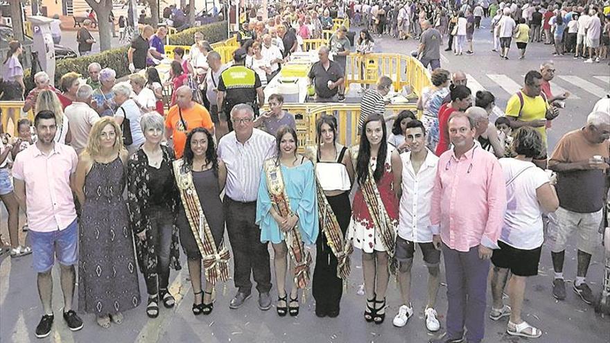Orpesa celebra Sant Pere con ‘correfocs’ y música en la playa