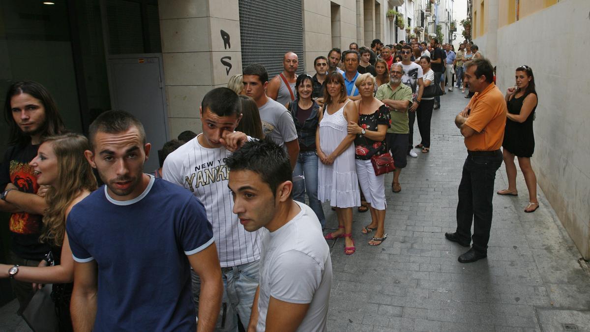 Colas para un casting en la provincia de Alicante