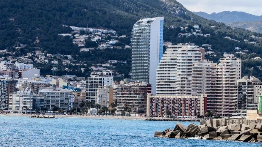 Imagen del litoral de la playa del Arenal de Calp