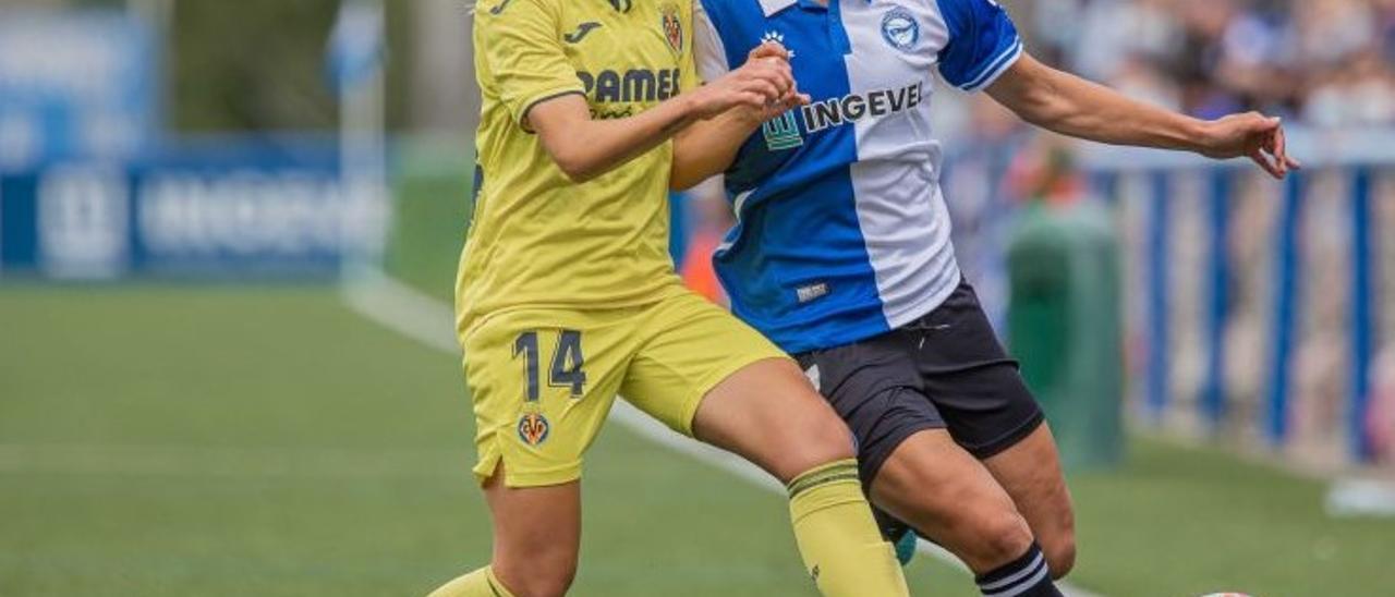 Nerea Pérez, jugadora del Villarreal femenino, en el encuentro contra el Alavés.