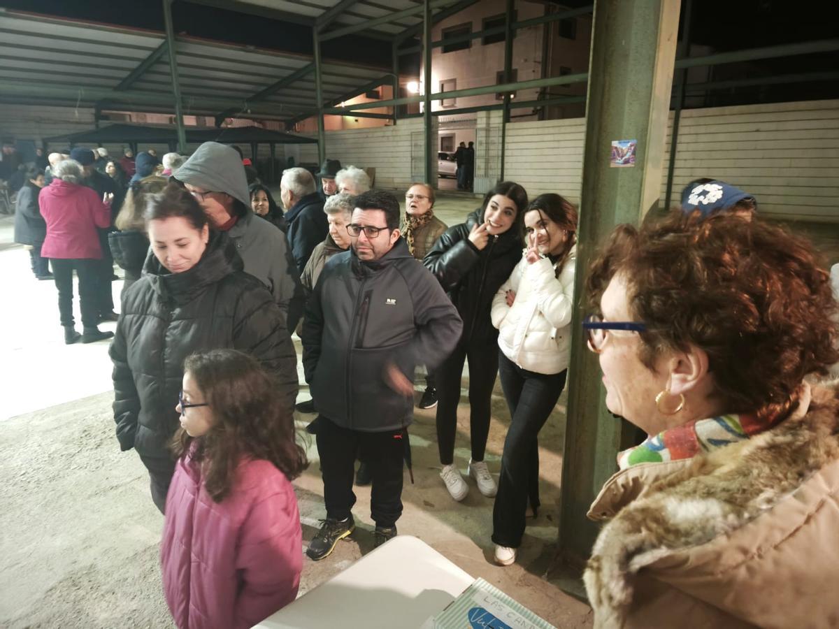 Fotogalería | Hinojal hace frente a la borrasca y se encomienda a San Sebastián Fotogalería | Hinojal hace frente a la borrasca y se encomienda a San Sebastián