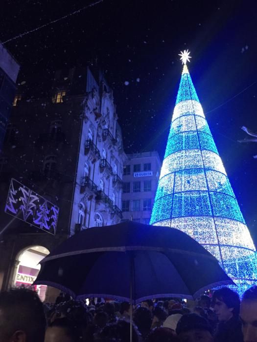 La Navidad arranca en Vigo con el encendido del alumbrado // R. G. / C. P. / J. A.