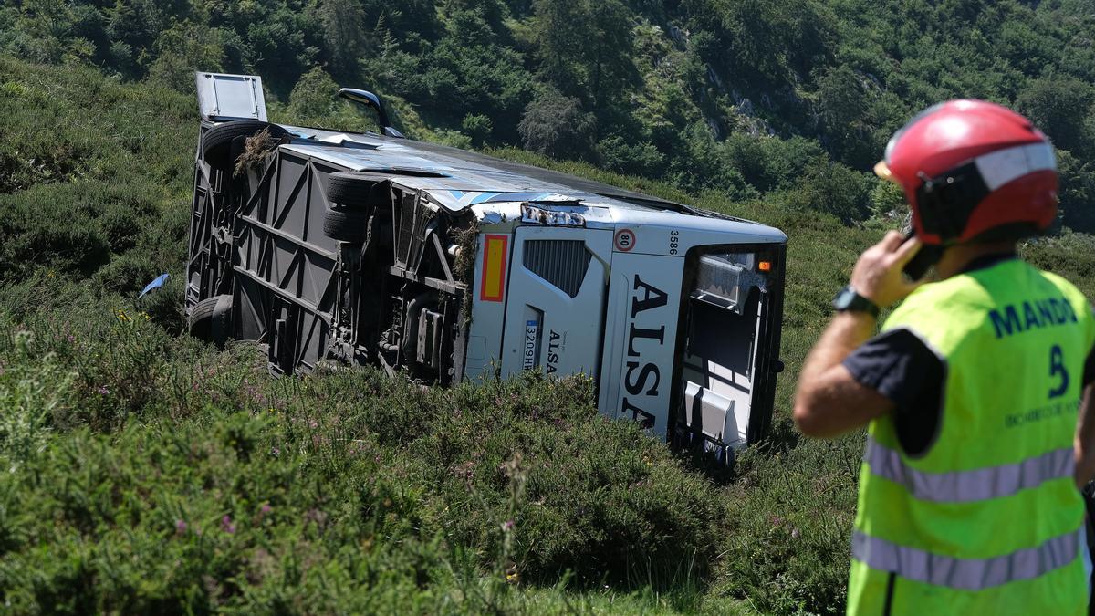 Los heridos por el accidente de bus en los Lagos de Covadonga evolucionan favorablemente