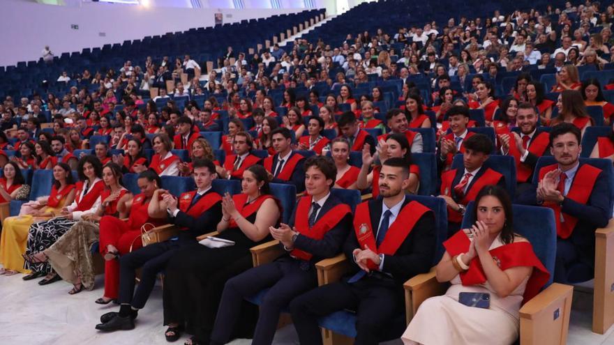 Derecho despide a los 115 alumnos de su &quot;generación covid&quot;