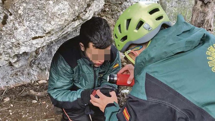 Schüler nach zwei Tagen aus Felswand am Castell de Alaró gerettet