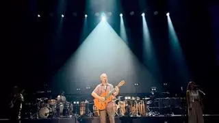 Jorge Drexler llena de poesía y emoción el Roig Arena