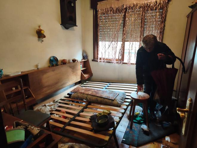 La casa de María en Moaña tras mes y medio de okupación