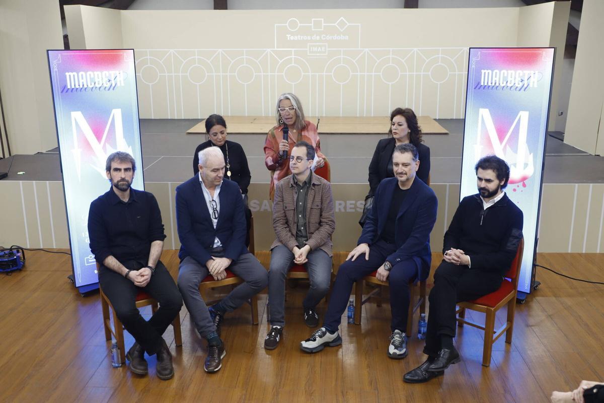 La teniente de alcalde delegada de Cultura y presidenta del IMAE, Isabel Albás, presenta la Ópera Macbeth