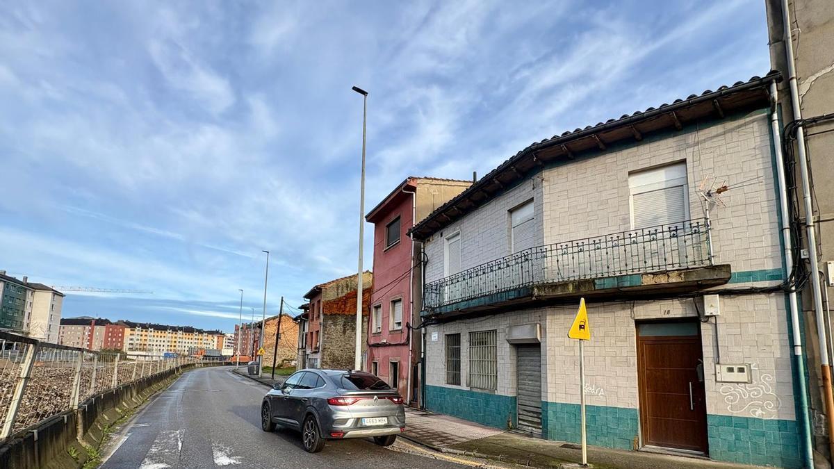 Zona del barrio de El Puente, en Langreo, a la que se quiere trasladar la actuación urbanística