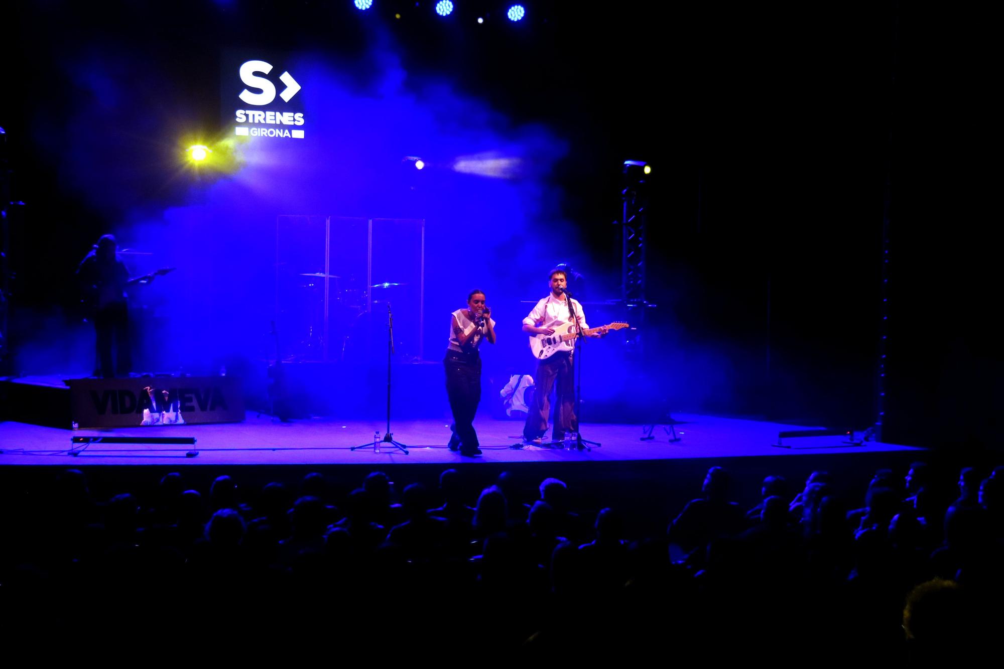 El duet Ginestà interpreta un tema del nou disc 'Vida Meva' en el Teatre Municipal de Girona en el Festival Strenes