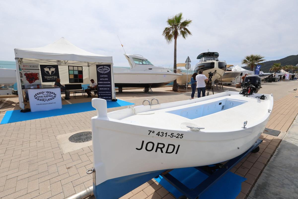 Embarcación creada por Náutica San Rafael para adaptarse al tamaño de las casetas de pescadores.
