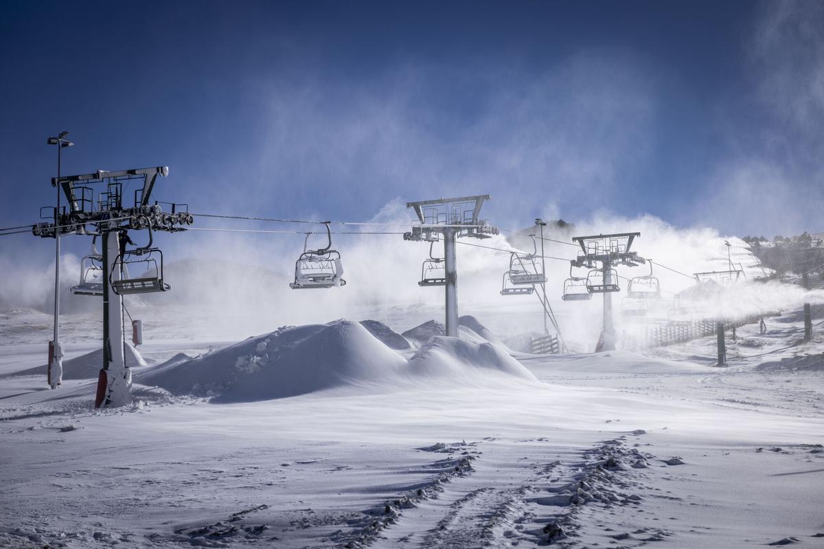 En imágenes | Inicio de la temporada invernal en las estaciones de esquí aragonesas