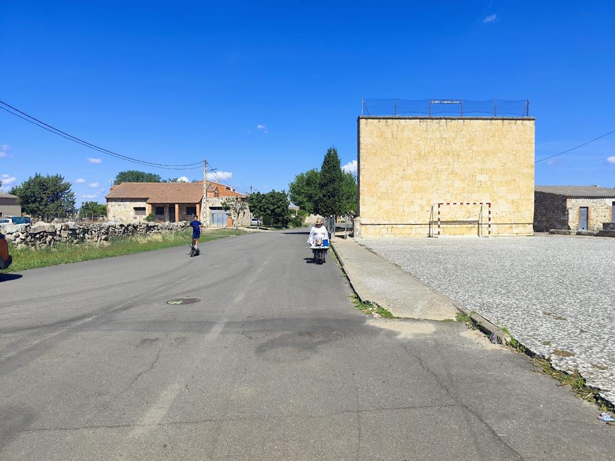 Porterías del frontón de San Marcial en las que Unai Simón jugaba de pequeño con sus amigos del pueblo.