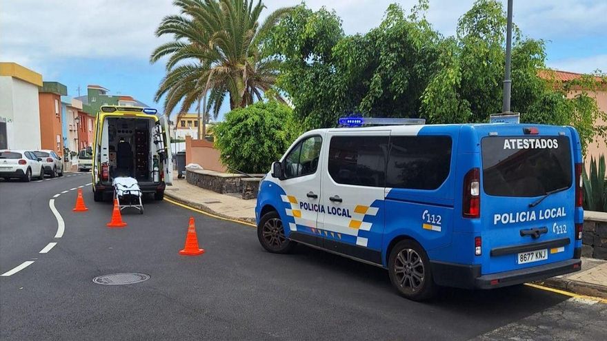 La Policía Local de Garachico rescata a una mujer tras escalar y acceder a su vivienda