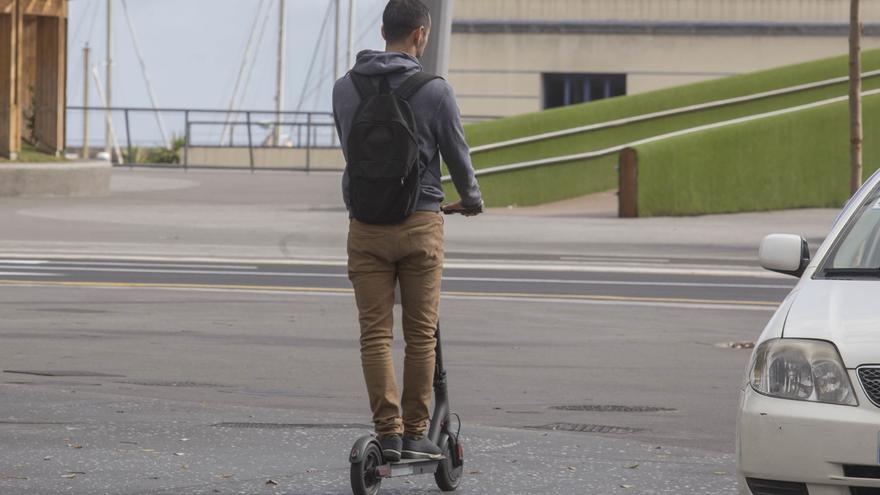 Muere el menor que chocó contra un turismo en Tenerife cuando iba en patinete