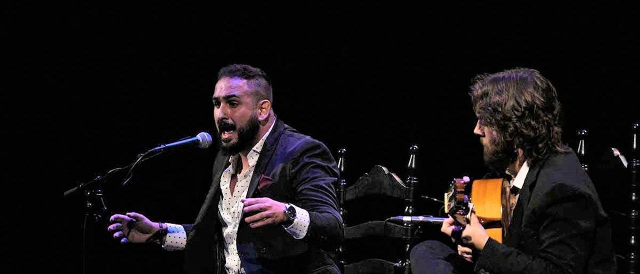 El cantaor cordobés Rafa del Calli durante una de sus actuaciones en el Concurso Nacional de Arte Flamenco de Córdoba.