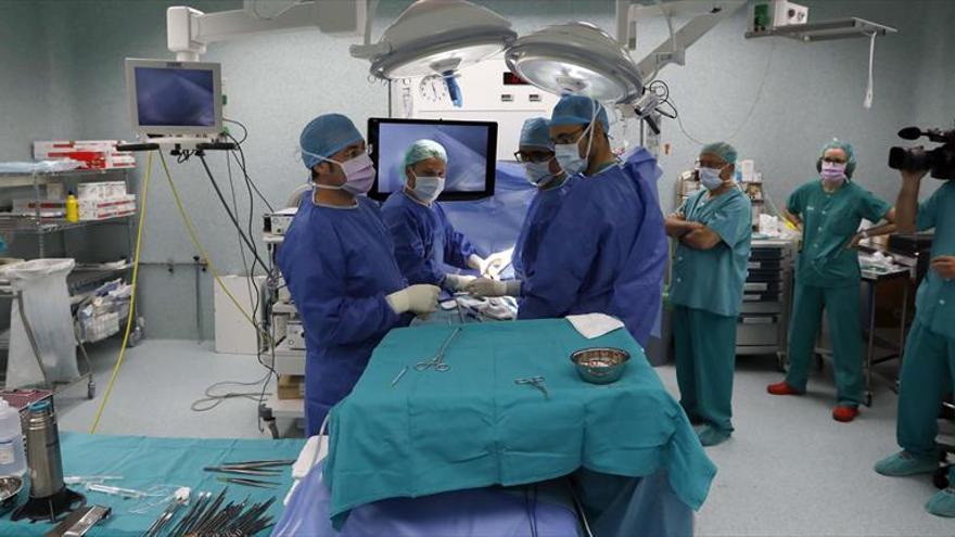 El hospital Miguel Servet estrena una operación de tórax pionera en Europa