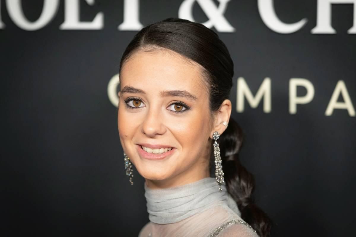 Victoria Federica con coleta burbuja y pendientes brillantes