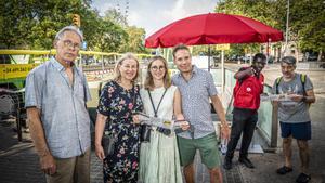 Los turistas buscan alternativas para ir a las playas de Barcelona ante las obras del metro.