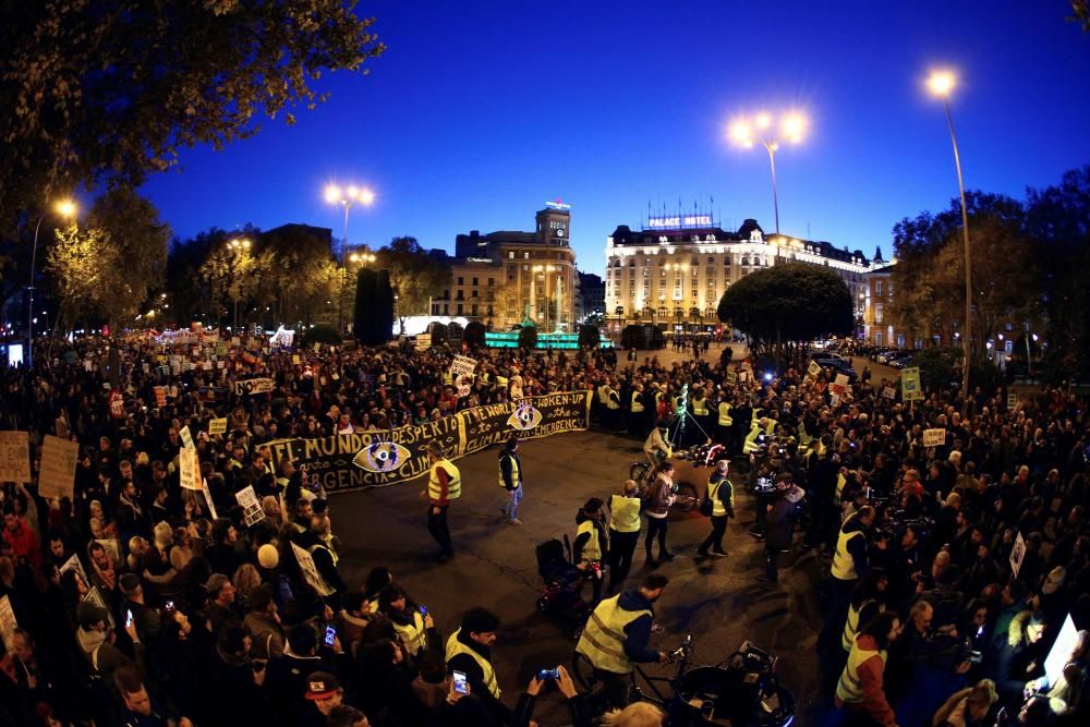Multitudinaria marcha por el clima en Madrid.