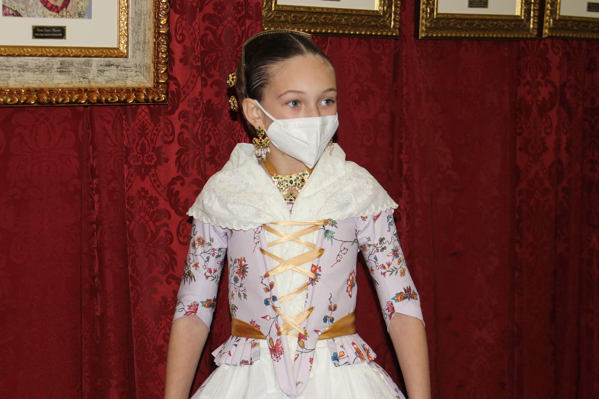 Fallas 2022. La "mini alfombra roja" de la exaltación de la fallera mayor infantil de Valencia