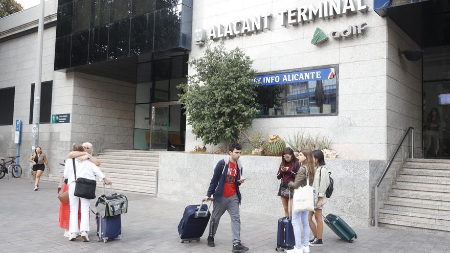 La estación de tren de Alicante recupera la normalidad