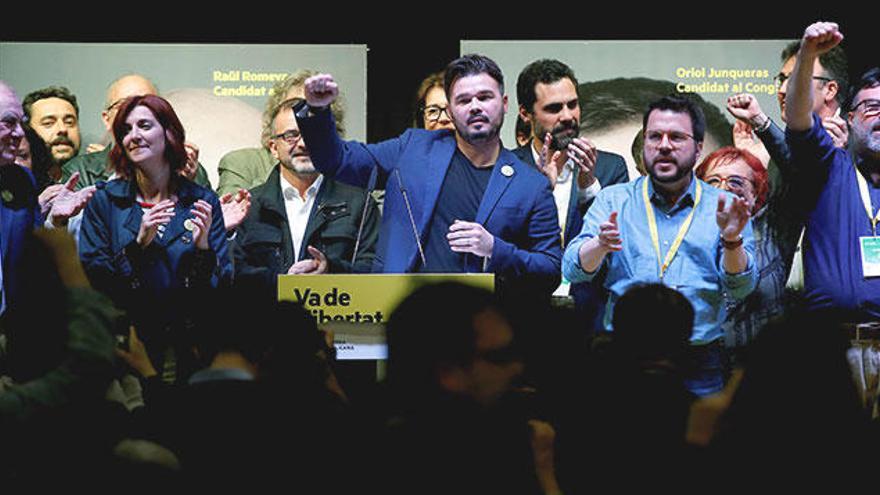 Gabriel Rufián, anoche, en la sede de ERC tras la publicación de los resultados.