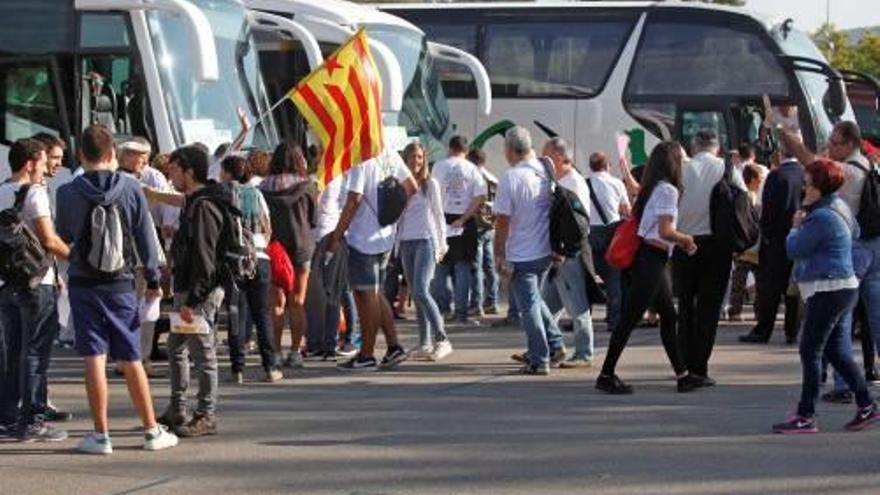 Una imatge d&#039;autocars per assistir a la Diada de l&#039;any 2015.