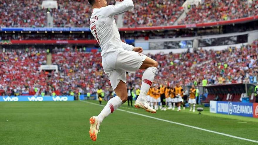 Cristiano Ronaldo celebra su gol ante Marruecos. // Peter Powell