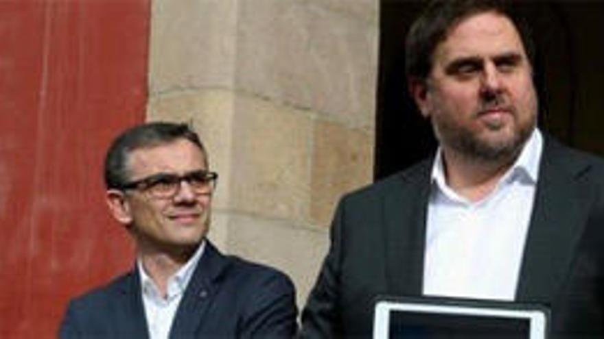 La Guardia Civil detiene a doce altos cargos de la Generalitat