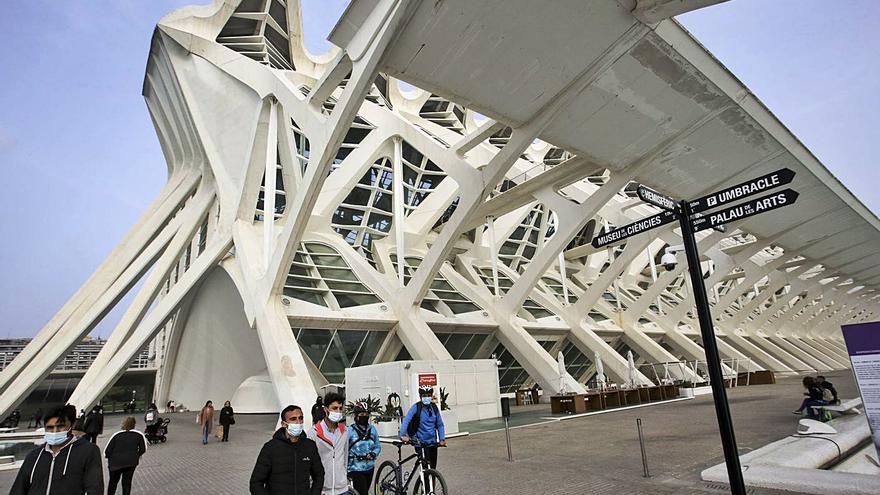 El edificio Príncipe Felipe que alberga el Museo de las Ciencias será centro de vacunación. | EDUARDO RIPOLL