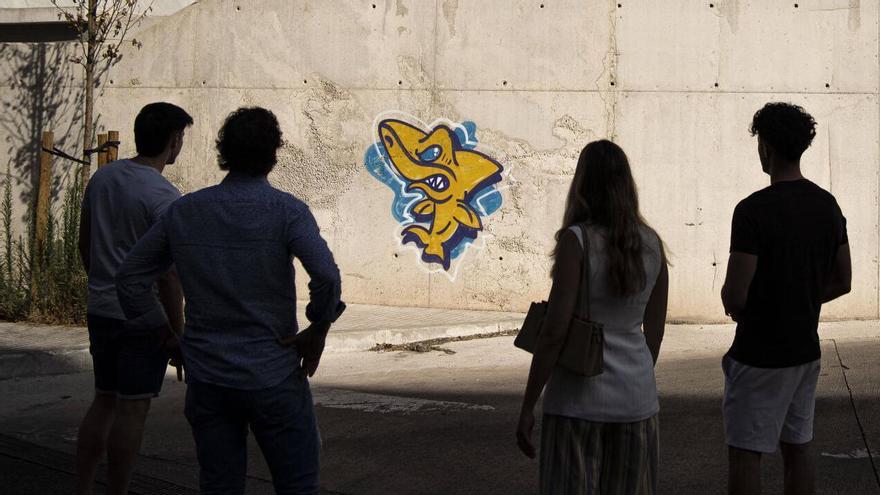 El nou grafiti d'un tauró, a Manresa