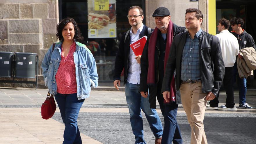L'equip negociador dels comuns arriba al Palau de la Generalitat per reunir-se amb el Govern el dia abans de la votació de les esmenes a la totalitat als pressupostos