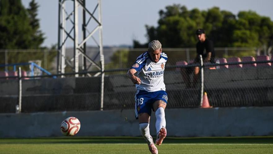 El golpe de Escudero, jugador del Real Zaragoza, en la rodilla parece solo una contusión