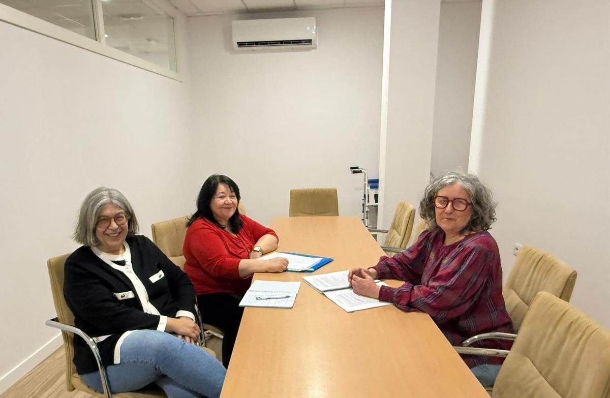 Amparo Cerecedo, dereita, na presentación do servizo.