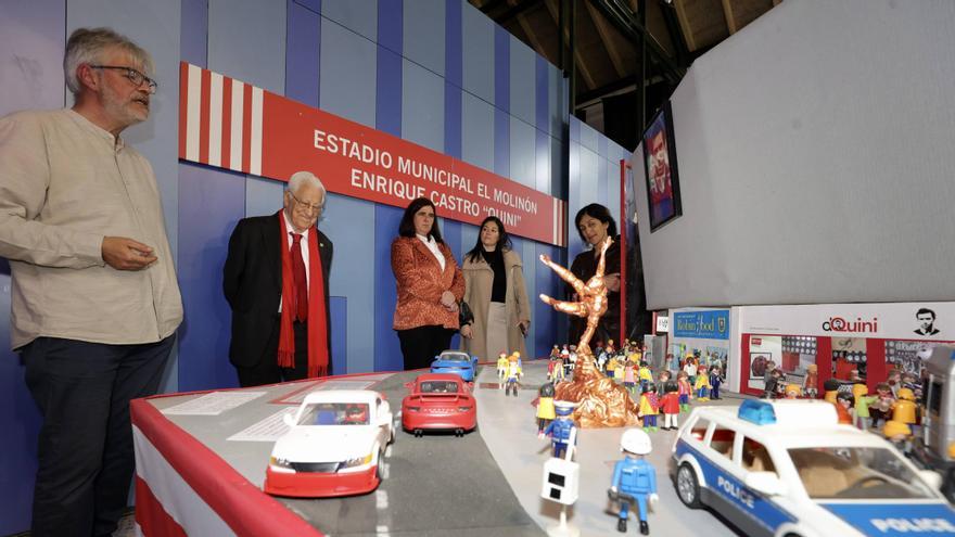 EN IMÁGENES: El Padre Ángel visita la exposición de clicks de El Entrego